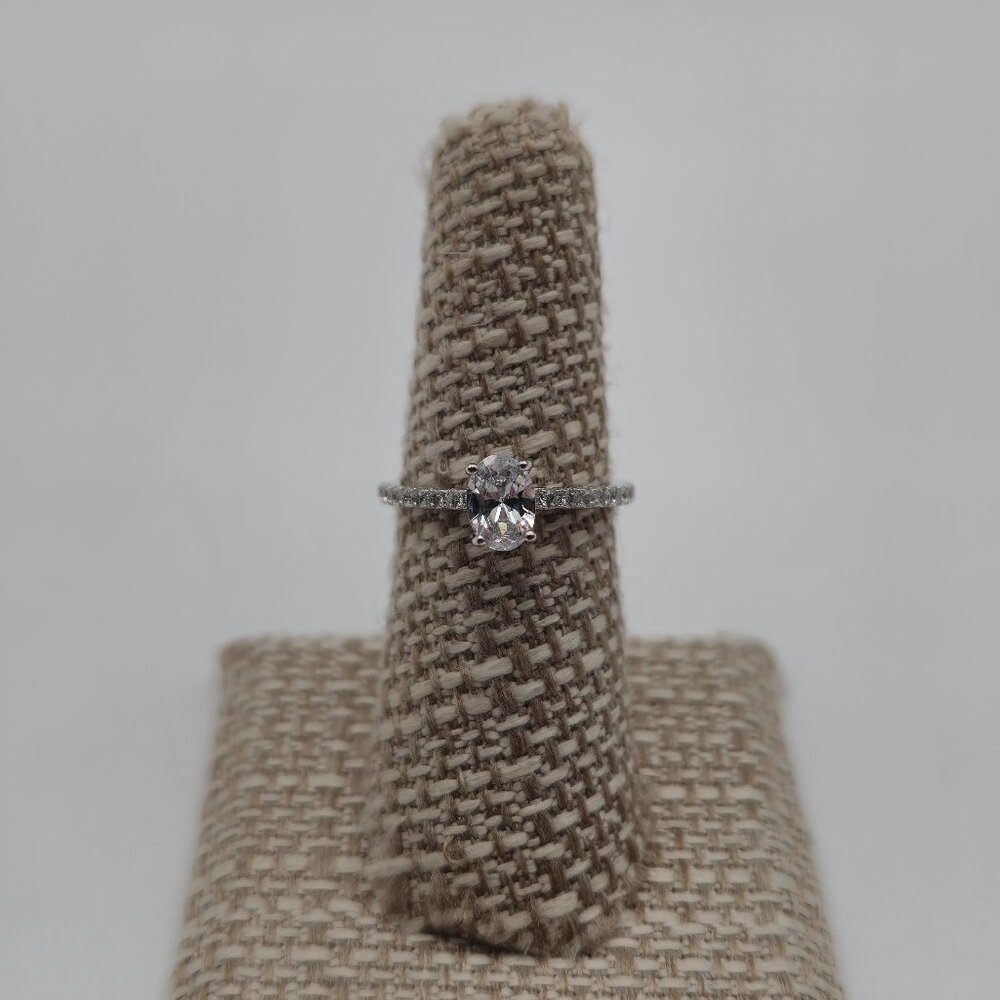 Size 6.5 Sterling Silver Bright Oval Cubic Zirconia Gem Ring A3338
